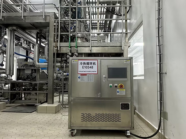 反應(yīng)釜控溫冷熱一體機(jī)2